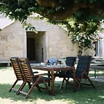 Linden Tree House A And B *