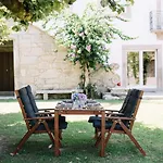 Linden Tree House A And B *