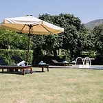 Linden Tree House A And B Caldelas