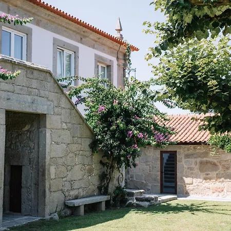 Linden Tree House A&b Caldelas
