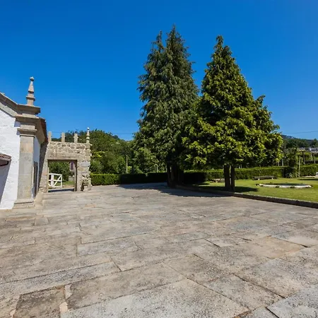 Linden Tree House A&b Caldelas