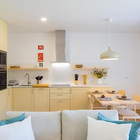 Linden Tree House A And B Caldelas