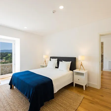 Linden Tree House A And B Caldelas