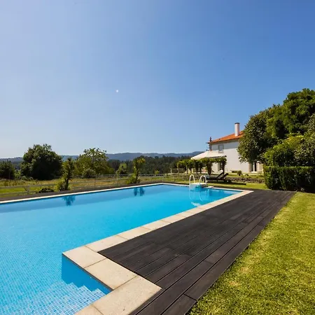 Linden Tree House A And B *