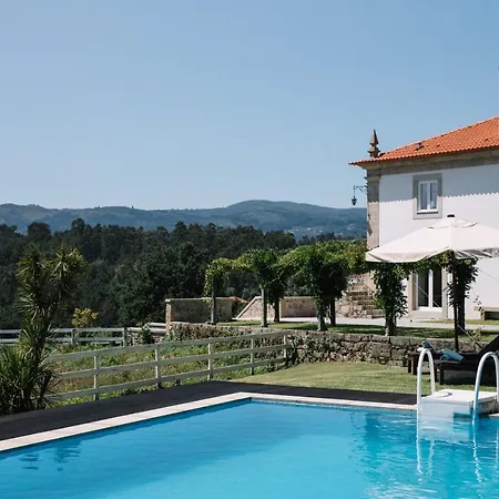 Linden Tree House A And B Caldelas