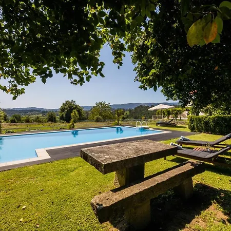 Linden Tree House A And B * Caldelas