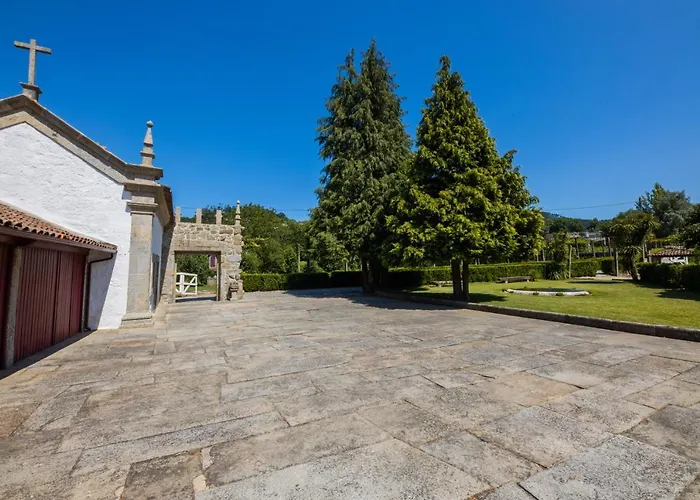 Linden Tree House A And B Caldelas