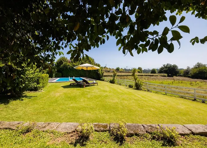 Linden Tree House A And B Caldelas