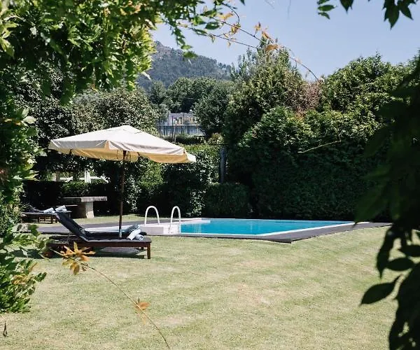 Linden Tree House A And B *