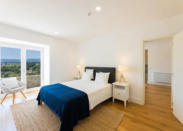 Linden Tree House A And B Caldelas