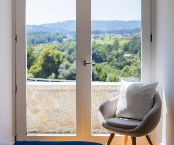 Linden Tree House A And B 아파트 *