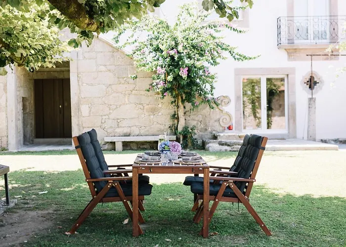 Linden Tree House A And B *