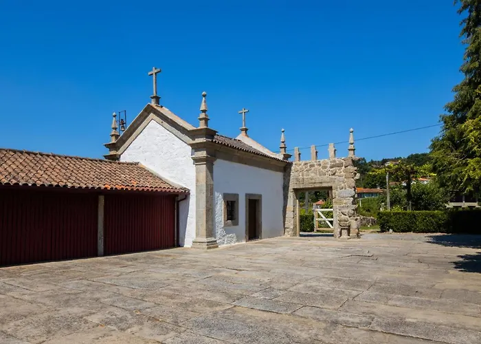 Linden Tree House A And B Appartamento Caldelas