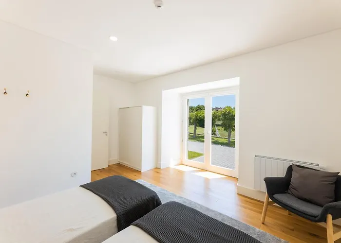 Linden Tree House A And B Appartamento Caldelas