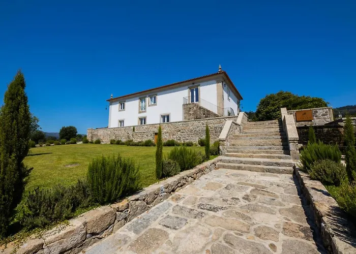 Linden Tree House A And B Caldelas