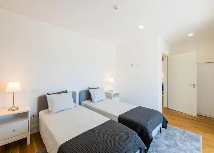 Linden Tree House A And B 아파트