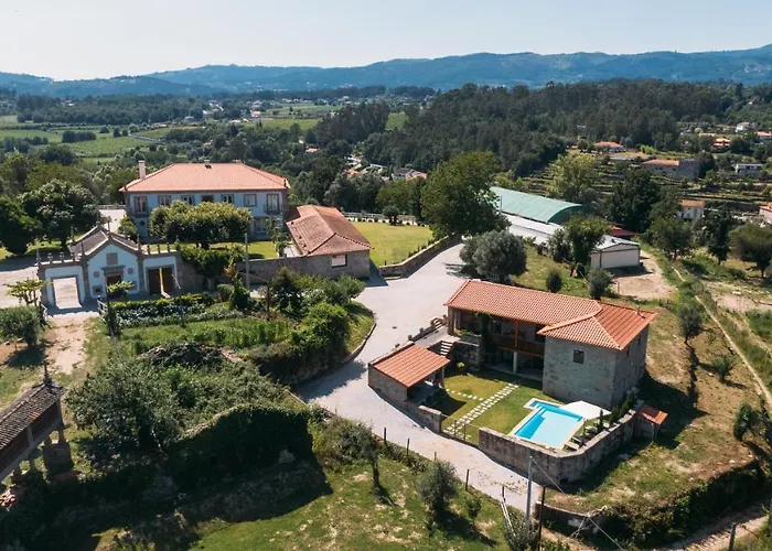 Linden Tree House A And B Appartamento Caldelas